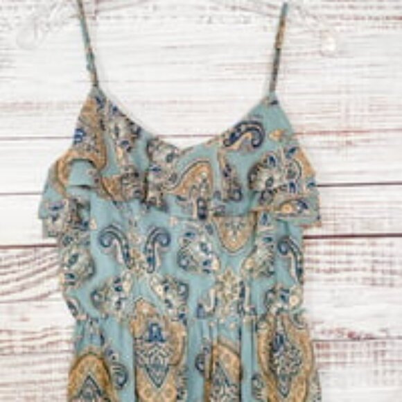 Woman’s Double Ruffle Paisley Print - Picture 4 of 4